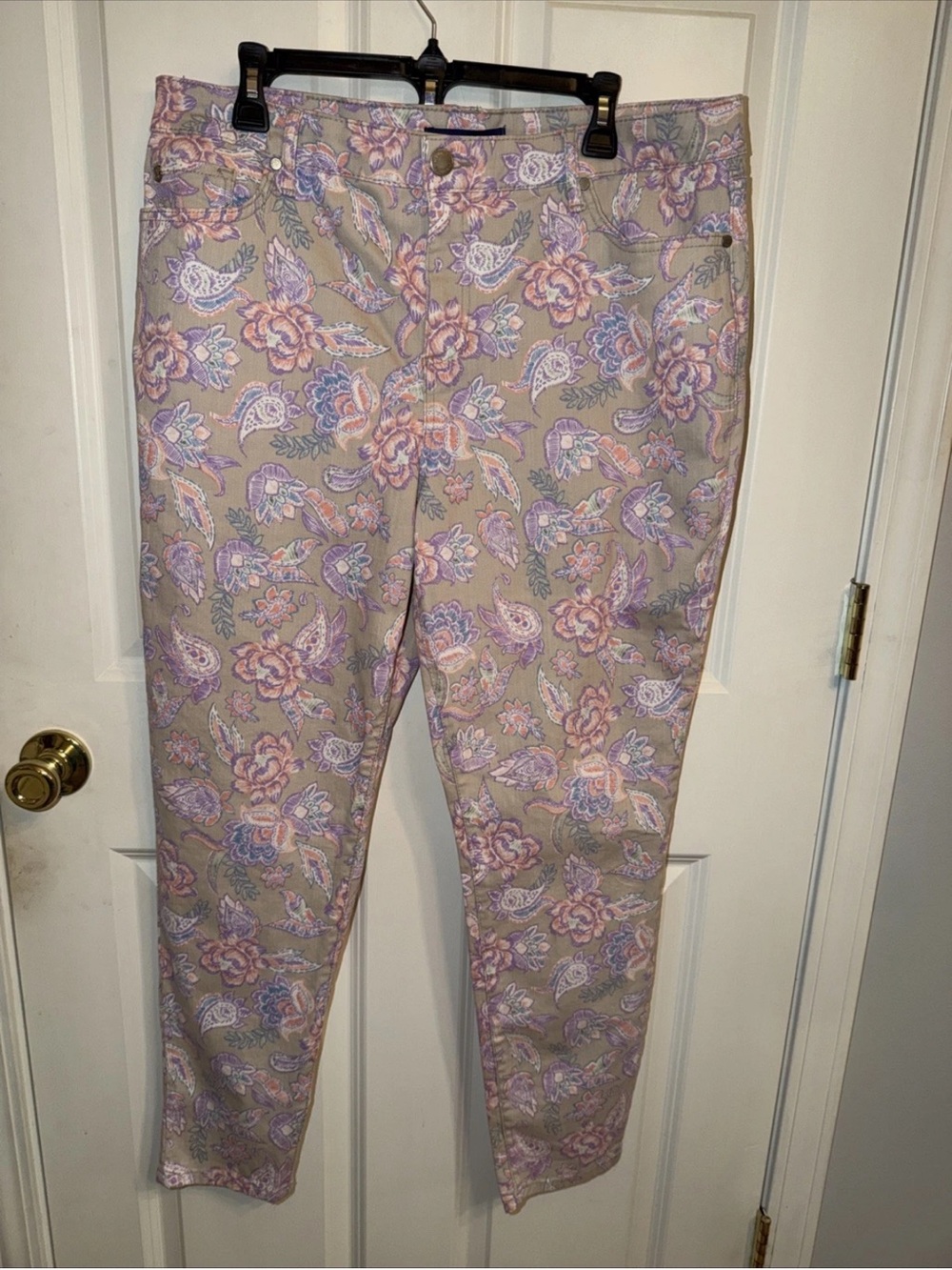 Bandolino Jeans Size 16 Mandie Perfect Fit Flawless Fit Skinny Tan Pink Floral